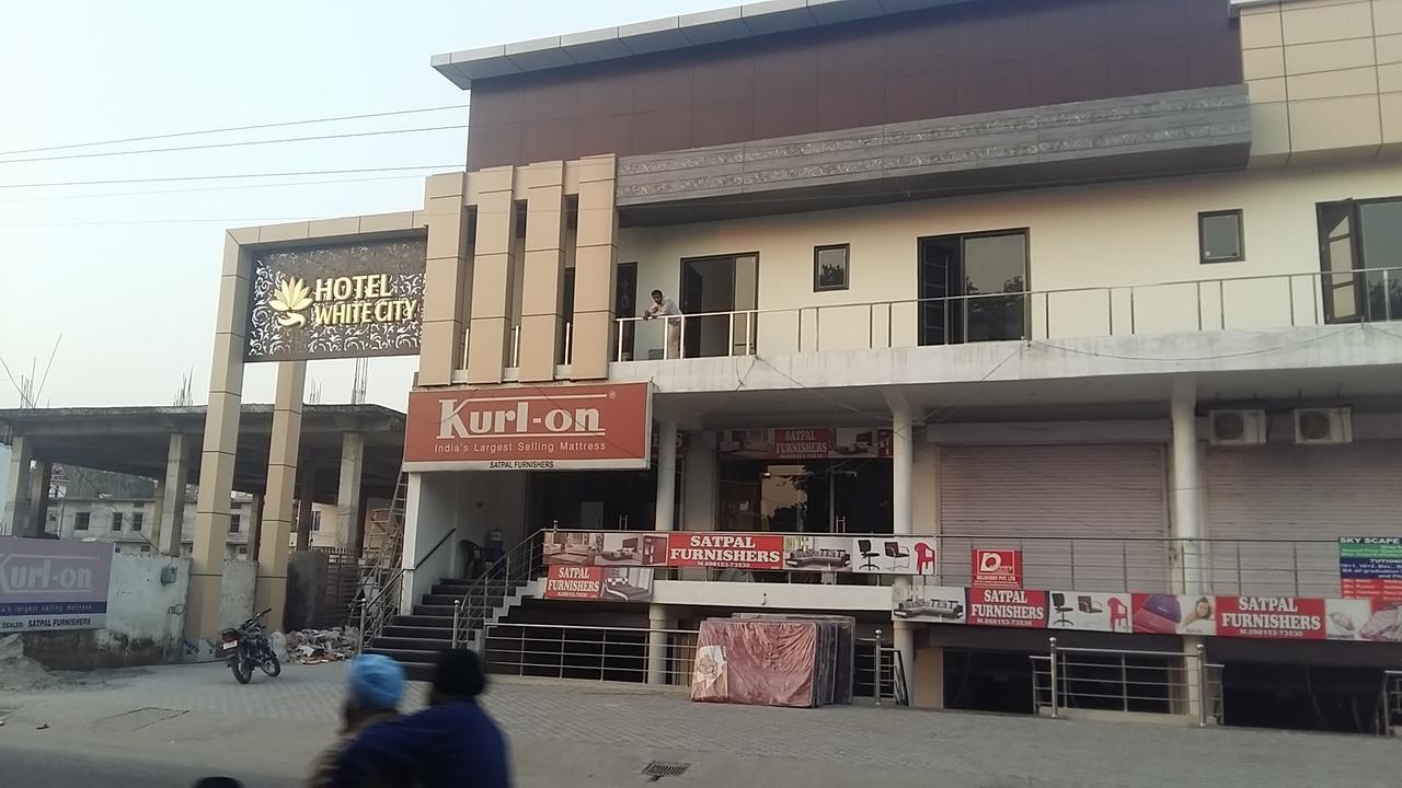 Oyo 30415 Hotel White City Anandpur  Екстериор снимка
