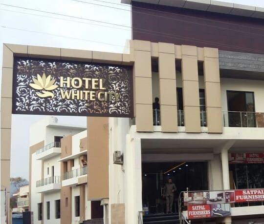 Oyo 30415 Hotel White City Anandpur  Екстериор снимка