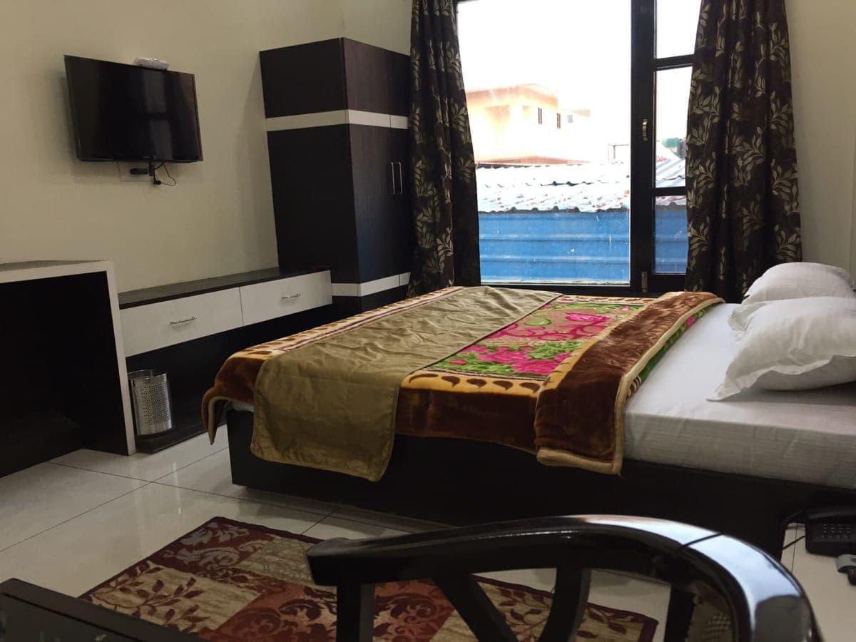 Oyo 30415 Hotel White City Anandpur  Екстериор снимка